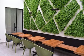 Business center - VOU Suites by Avia Suites (Bogotá)