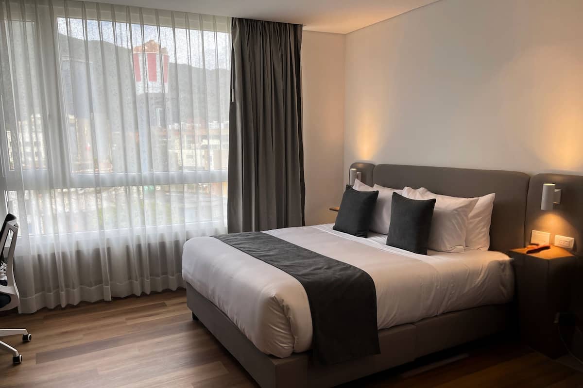 Apartasuite Junior | 1 bedroom, premium bedding, in-room safe, soundproofing