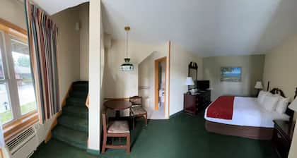 Mohican Resort Motel - Townhome, 2 Bedrooms