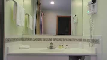 Serviettes fournies, papier de toilette