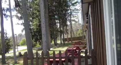 Mohican Resort Motel - 2 Bedroom Efficiency