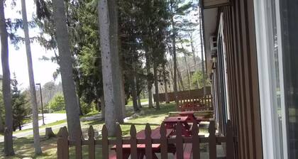 Mohican Resort Motel - 2 Bedroom Efficiency