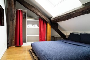 2 quartos, ferros/tábuas de passar roupa, Wi-Fi, roupa de cama