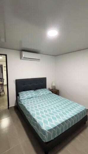 Comfort Apartment | 2 bedrooms, desk, laptop workspace, iron/ironing board - The Oasis (Cali)