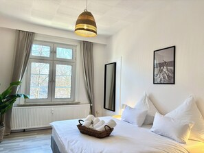 2 bedrooms, travel cot, free WiFi, bed sheets - HyggeLiving | up to 6 pers. | 79 m² | 55`TV | NEW* (Goslar)