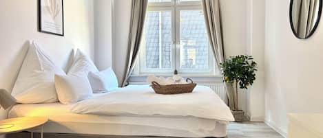 2 bedrooms, travel cot, free WiFi, bed sheets