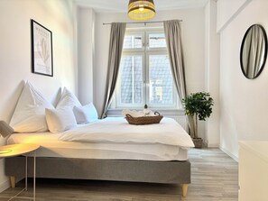 2 bedrooms, travel cot, free WiFi, bed sheets