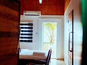 Apartamento exclusivo, 2 quartos, vista para o mar | Individualmente mobiliados, espaço de trabalho para notebook