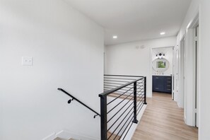 Interior - Modern 3BR house - 5 mins from Domain shopping, bars, restaurants (Austin)