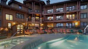 Pool - Ski-In/Ski-Out Ritz-Carlton Condo, Aspen Luxury Experience (Aspen)