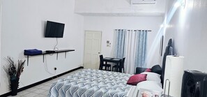 1 chambre, fer et planche à repasser, Wi-Fi, draps fournis