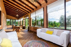 TV - YourHouse Sa Vinyeta Vinedo (Arta)