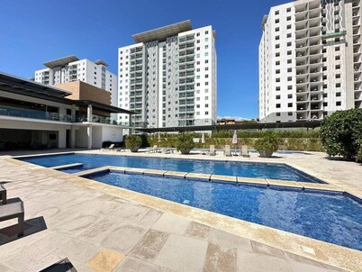 Charming 2-bedroom apartment in marvelous San Pablo with WiFi, gym and pool