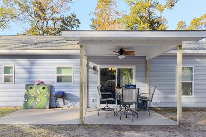 Charming 3-bedroom new building along Parris Island gateway in Beaufort.