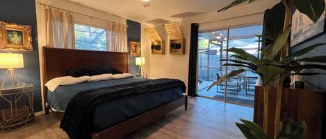 3 bedrooms, desk, iron/ironing board, travel crib