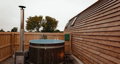 Rural Cabin with Wood Fired Hot Tub
