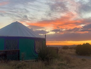 Exterior - Enchanted yurt with amazing views and llamas too (Santa Fe)