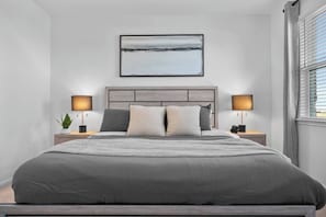 4 Schlafzimmer, Bügeleisen/Bügelbrett
