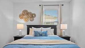 4 bedrooms, desk, iron/ironing board, WiFi (free) - Modern Retreat in Hutto (Hutto)