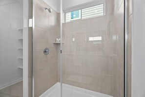 Hair dryer - Modern Retreat in Hutto (Hutto)