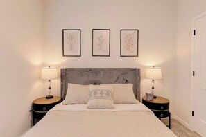 4 bedrooms, desk, iron/ironing board, free WiFi