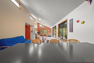 Basic House | In-room dining