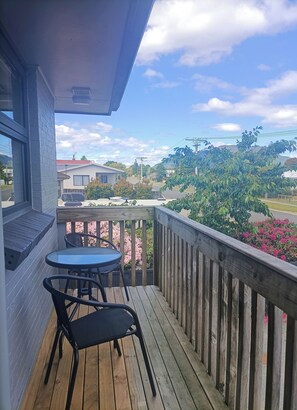 Property grounds - Apartment - 5 minute walk to Taupo town centre (Taupo)