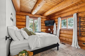 3 bedrooms, iron/ironing board, travel cot, WiFi