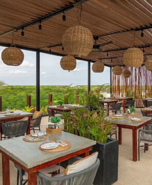 Outdoor dining - Luxury 4bed PH suite w. private pool (Tulum)