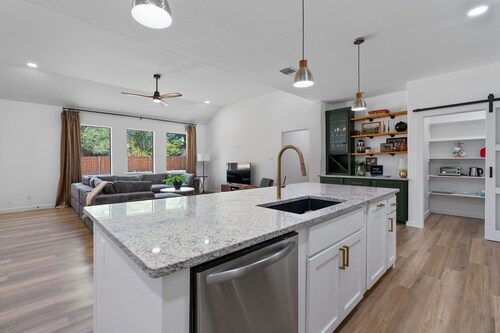 Spacious country retreat with modern amenities KING SIZE BED & family friendly