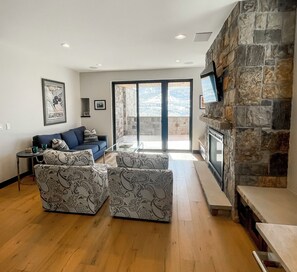 TV connectée, cheminée