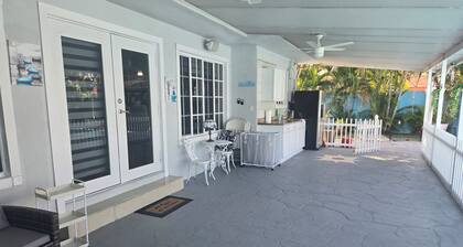 Charming 3-bedroom house with WiFi, AC in awesome Hialeah. La casa Cubana.