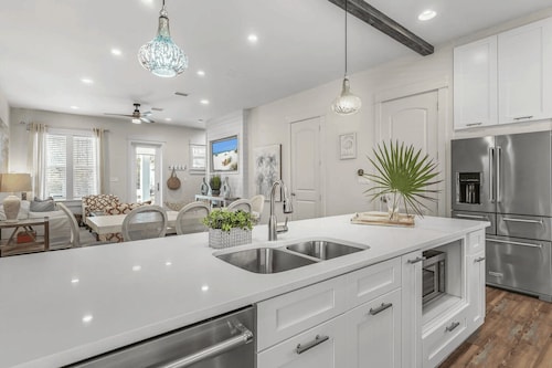 Pura Vida by Avantstay Treetop of Seacrest Beach + Pool, Bonfires