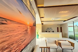 المنشأة من الداخل