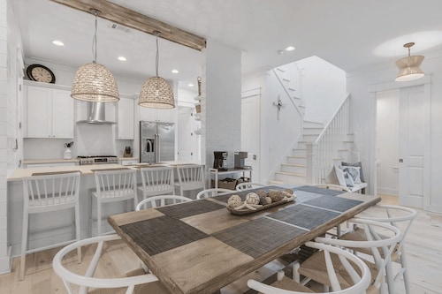 Longleaf Pines by Avantstay Community Pool + Bonfires