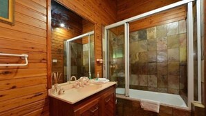 Free toiletries - Wait-a-While Eco Retreat (Cow Bay)