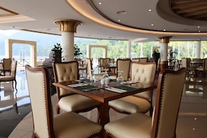 Restaurant - Damai Lagoon Resort (Kuching)