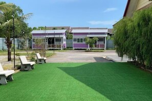 Garden - Raintown Cottage (Tupai)