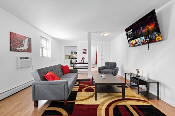 Smart TV, computer monitors