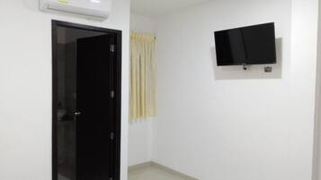 Soundproofing, free WiFi