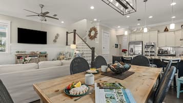 House (4 Bedrooms) | Dining