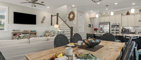 House (4 Bedrooms) | Dining