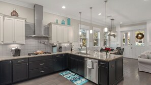 House (4 Bedrooms) | Interior