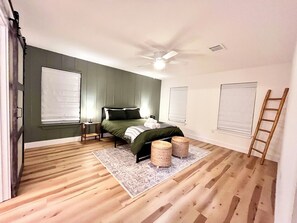 4 bedrooms, iron/ironing board, free WiFi, bed sheets - NEW Modern Hill Country Hideaway (Bertram)