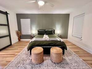 4 bedrooms, iron/ironing board, free WiFi, bed sheets - NEW Modern Hill Country Hideaway (Bertram)