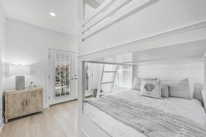 House (4 Bedrooms)