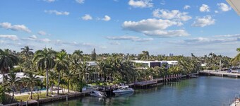 Bay Harbor Sunset Apt 2C