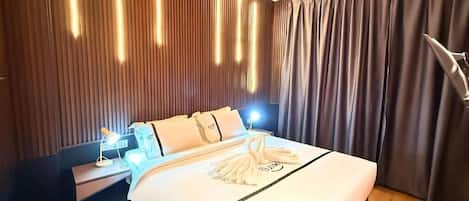 Skrivebord, strykejern/-brett og wi-fi (inkludert)