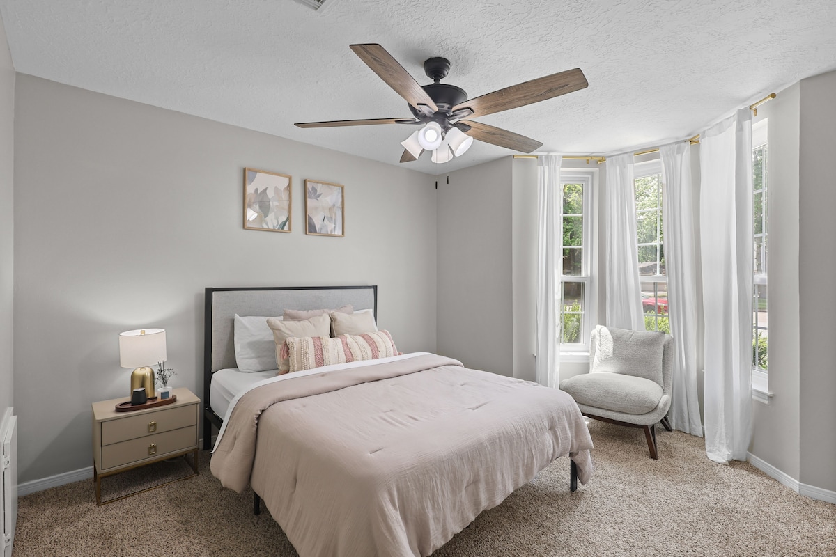 Photo 25 of Woodbridge Bungalow - Near IAH 4BD 2BTH Spa