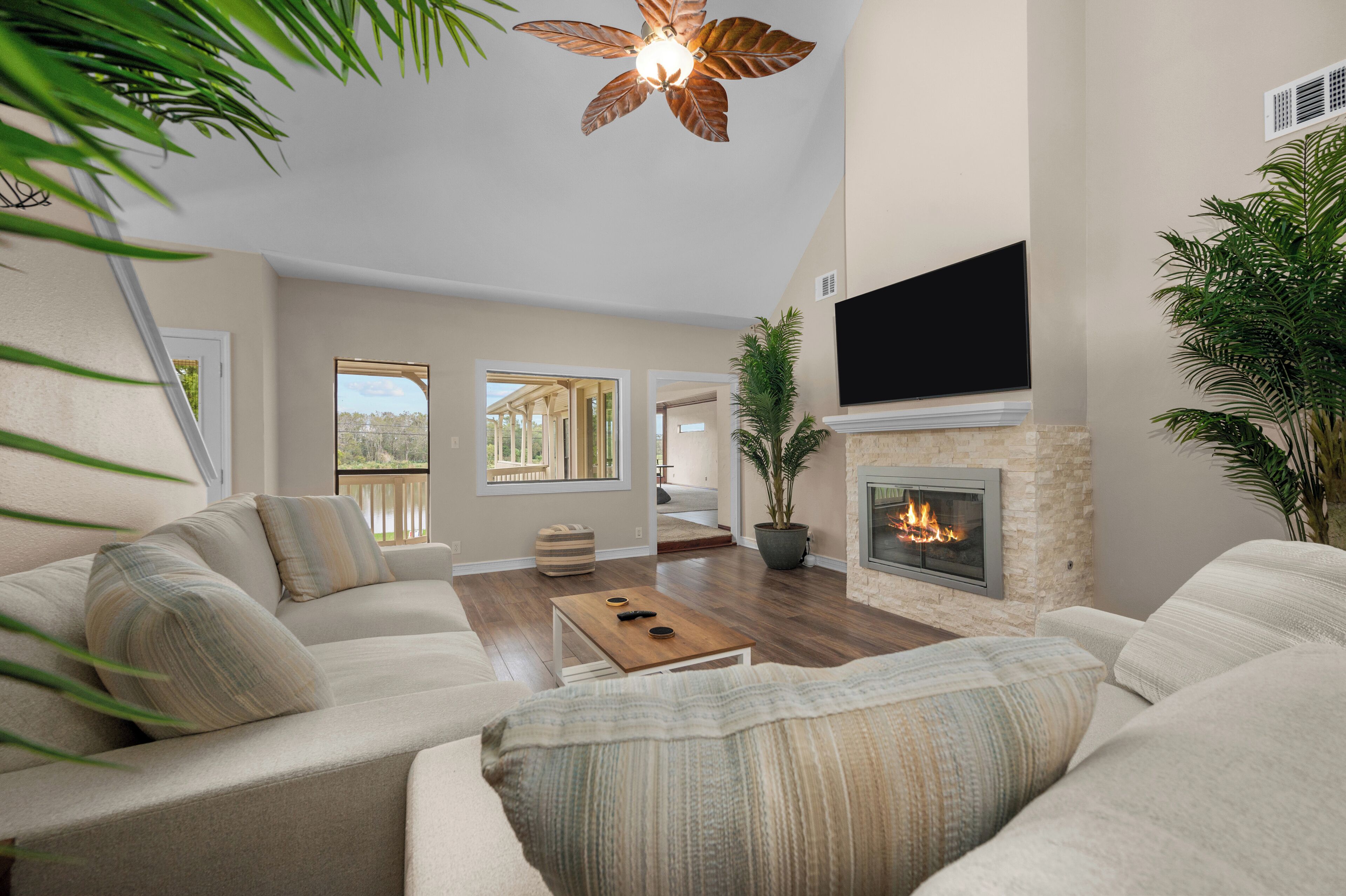 Smart-tv en een open haard